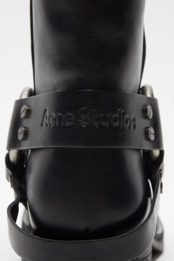 Acne Studios stivali con fibbia in pelle calzature nero 0N8X455